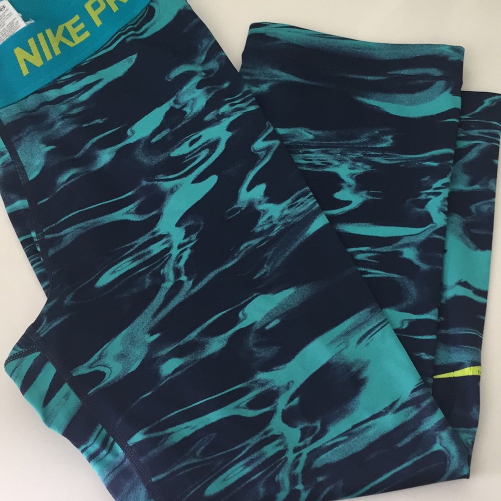Nike Pro Dri-Fit Running Crops
